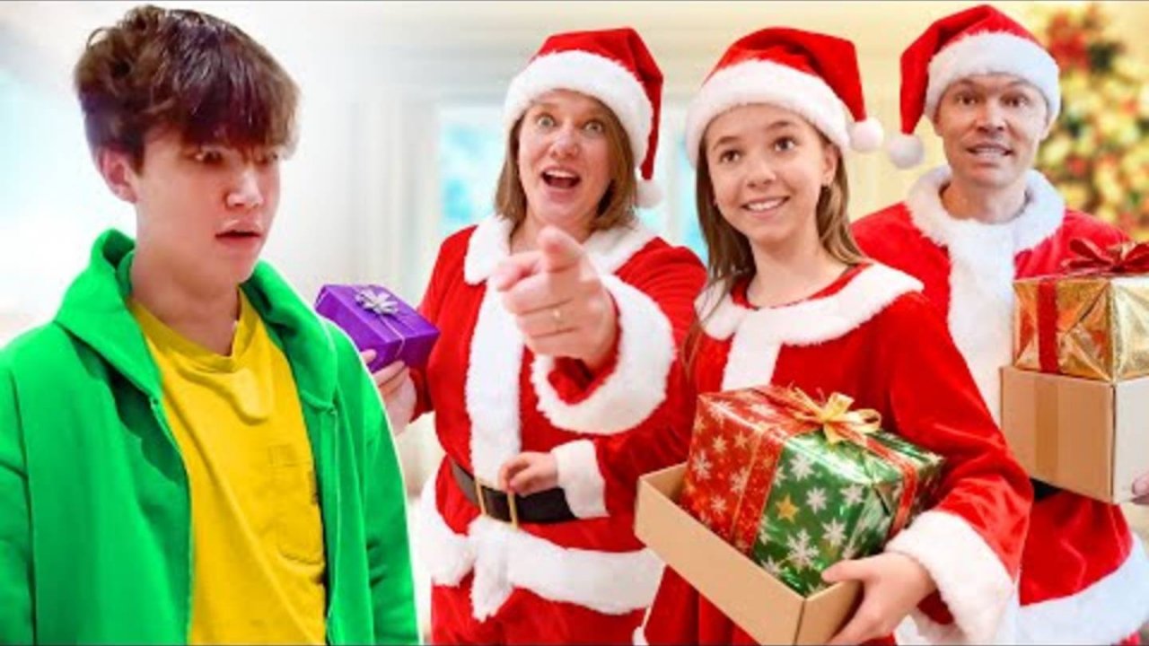 ПРАНКУЕМ МАКСА С СЕКРЕТНЫМ САНТА🤣