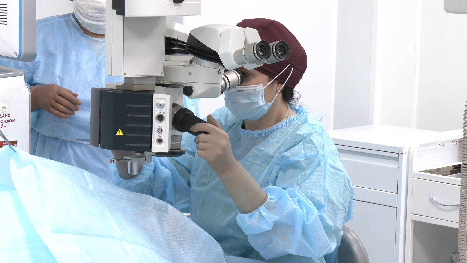 «Офтальмохирургия - это моя жизнь»: курганский хирург дарит зауральцам новый взгляд смотреть онлайн