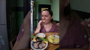 Скумбрия холодного копчения, картошка вареная. Мукбанг. Еда домашняя.