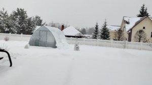 У нас в Кемерово третий день идет снег! Пришла зима!