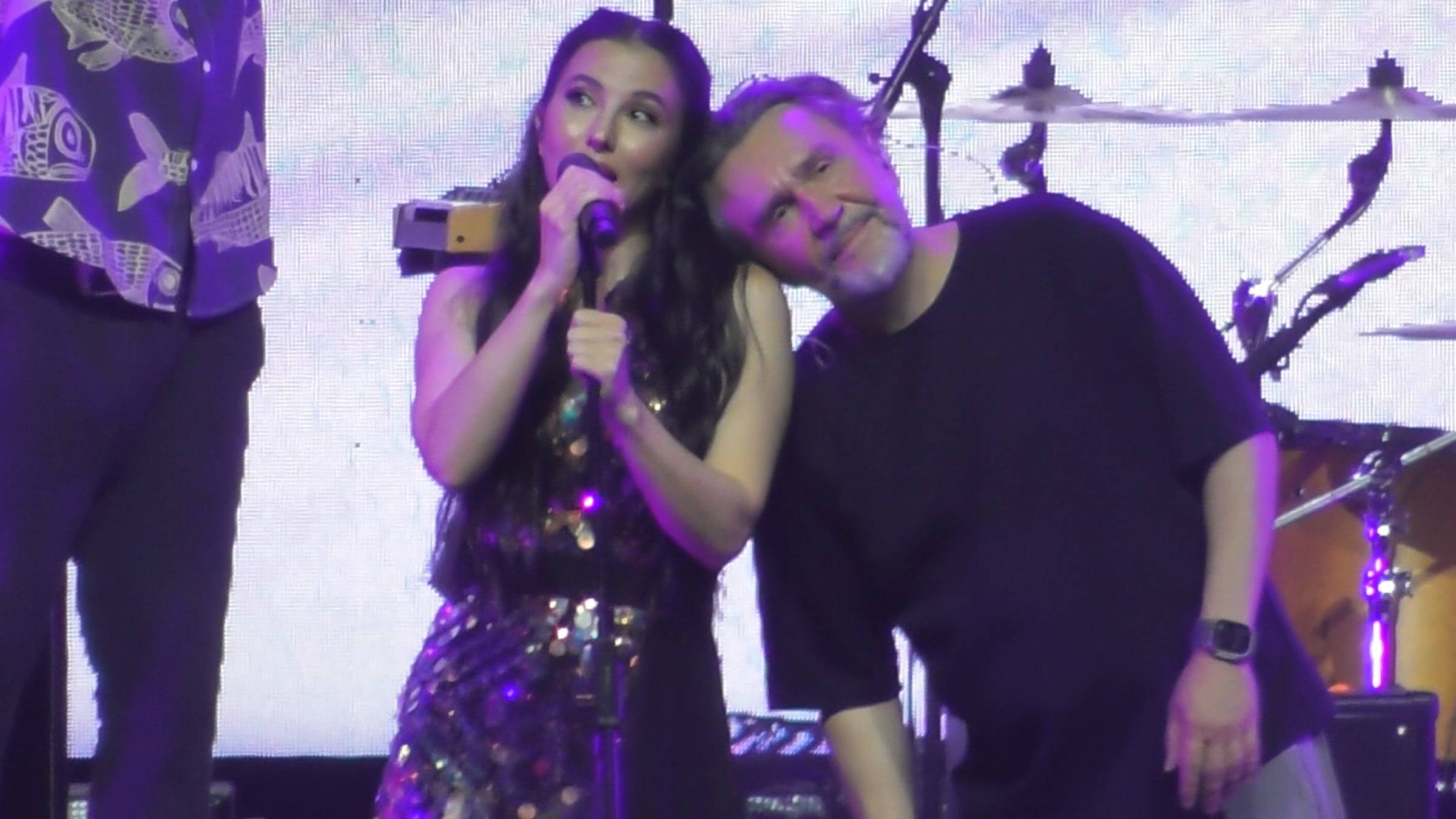 Ленинград — Прости (Live) Казань 19.10.2025 (Татнефть Арена) смотреть онлайн