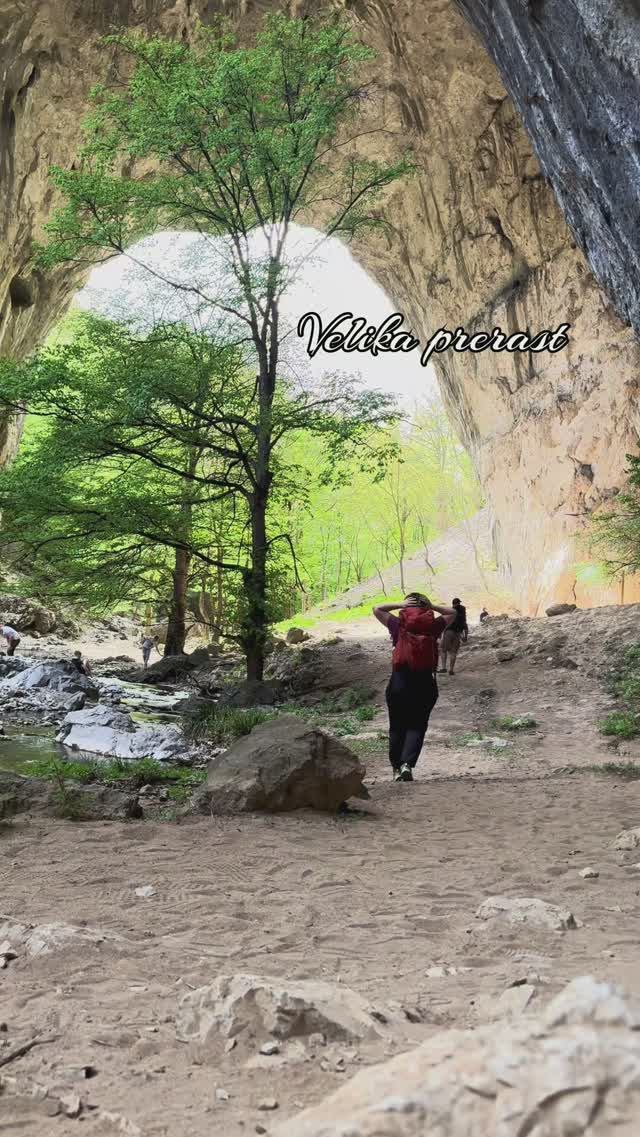 Чудо природы. Каменные мосты в каньоне реки Вратна #природалечит #услададляглаз смотреть онлайн