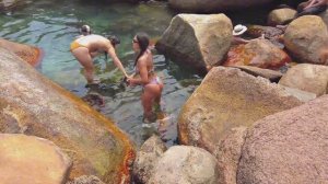 Красивые люди в красивых локациях. Натуральные бассейны в Бразилии