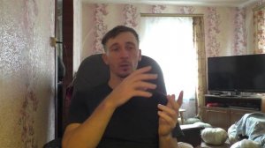 Электро щетка по уборке не крутит валик когда давишь на него?