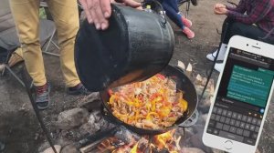 Отдых с палатками и друзьями на природе