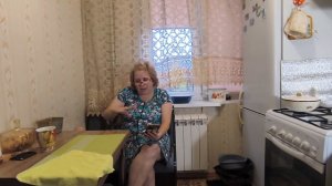 Её кусают будь здоров,а она по-вашему как должна реагировать ⁉️