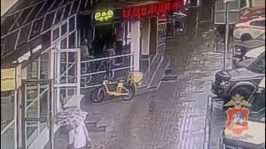 Полицейские из Королёва задержали курьера телефонных мошенников, обманувших студентку на 3 млн