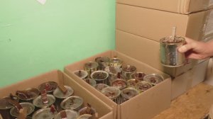 Чыбыклы укучылары хәрбиләр өчен окоп шәмнәре ясый