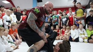 Джеффри Монсон посетил спортивные учреждения в Нижнем Новгороде