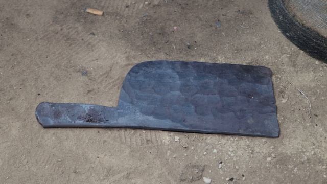 Процесс изготовления ножа-тесака из ржавой рессоры смотреть онлайн