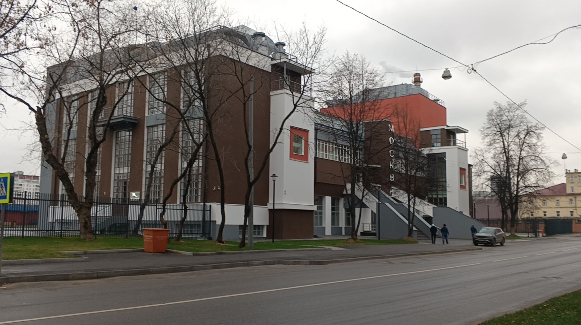 Прогулки по Москве. Клуб фабрики "Свобода". Фабрика смотреть онлайн