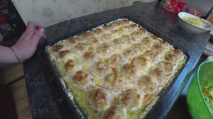 Тефтели в сырно-чесночном соусе