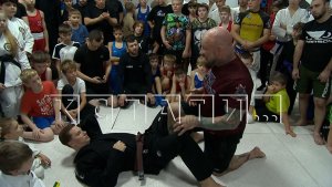 Джеффри Монсон приехал в Нижний Новгород и провёл мастер-класс для юных спортсменов