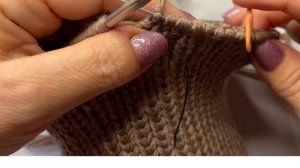 Капор-капюшон спицами