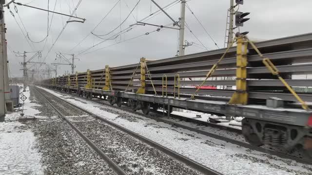 Самый длинный поезд для перевозки рельсов