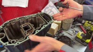 Ликбез: система охлаждения и смазки на примере Yamaha F40.