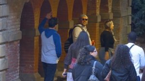 ЗАБАВНЫЙ розыгрыш пердежа в Центральном парке! ПОЛЕТ ПЕРДЕЖА!