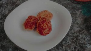 Простые котлетки из фарша,манки и картошки!!!!!