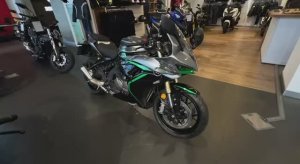 QJ SRK 600RC серый, зеленый, черный