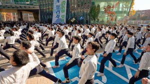 Unbelievable Korean High School Spirit! ｜ Joongdong Boys Cheer for CSAT 2026