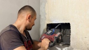 Устанавливал сейф и развалил стену. Делаем ремонт в доме своими руками.