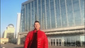 Поздравление сотрудников ОСН «Лидер» солиста Приморской сцены Мариинского театра Евгения Мизина