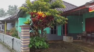 Самый сильный ливень и гром в сельской Индонезии