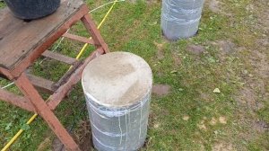 Результат заливки сваи в неположенное время. На улице почти минус