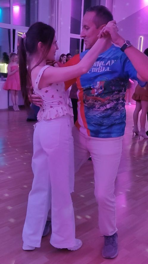 Бачата Марина Вологда часть 2.  El canto de la Sirena