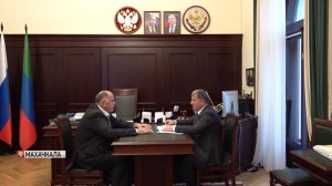 Абдулмуслим Абдулмуслимов провел рабочую встречу с министром финансов