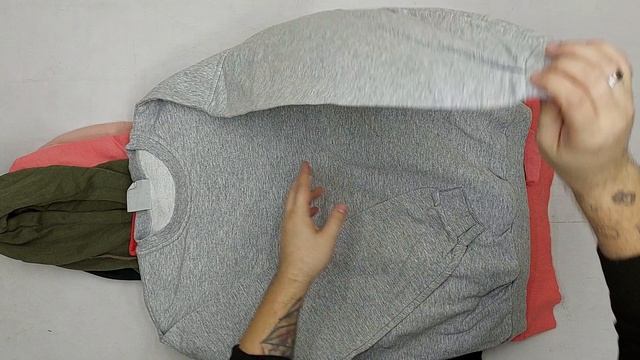 Фото лота №40667 по запросу Толстовки оптом