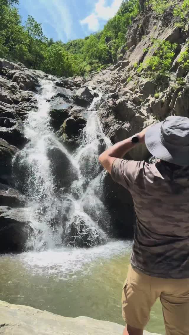 Живописное место, горы и водопад - все в одном месте. Каньон реки Вучанки. Прекрасная Сербия. смотреть онлайн