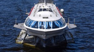 Теплоходы Метеор по Неве ходят часто как маршрутки