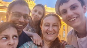 ПАРК КУЛЬТУРЫ И ОТДЫХА Москва ВиджеСингх Роберт Николь София Ольга и Лалит 13 июля 2025 года