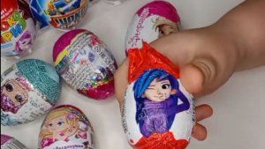 КИНДЕР СЮРПРИЗ! РАСПАКОВКА СЮРПРИЗОВ! ШОКОЛАДНЫЕ ЯЙЦА! ДЕТИ!Kinder surprise. Toys. Candy. Lol.