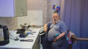 ДЕНЕГ НЕТ НА НОВУЮ ПЛИТУ ПОРА ПАПЕ С СЫНОМ ПОРАБОТАТЬ всё понятно без слов