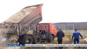 Жители Сергача перекрыли дорогу большегрузам, вывозящим отходы сахарного завода на поля