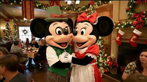 Прогулка по Диснейлэнду перед Рождеством. Украшенный Диснейлэнд к Новому году. США