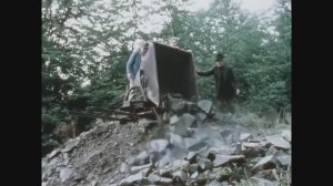 Добыча граувакки вручную со скалы в 1977 году