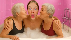 Проверил, как БАБУШКИ реагируют на ухаживания от молодых