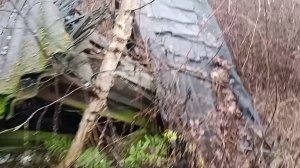 Нахожусь в лесу наткнулся на  заброшку.