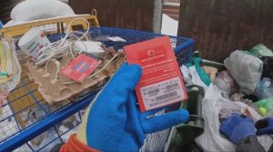 Как_я_зарабатываю_лазая_по_мусоркам_Питера_Dumpster_Diving_RUSSIA25
