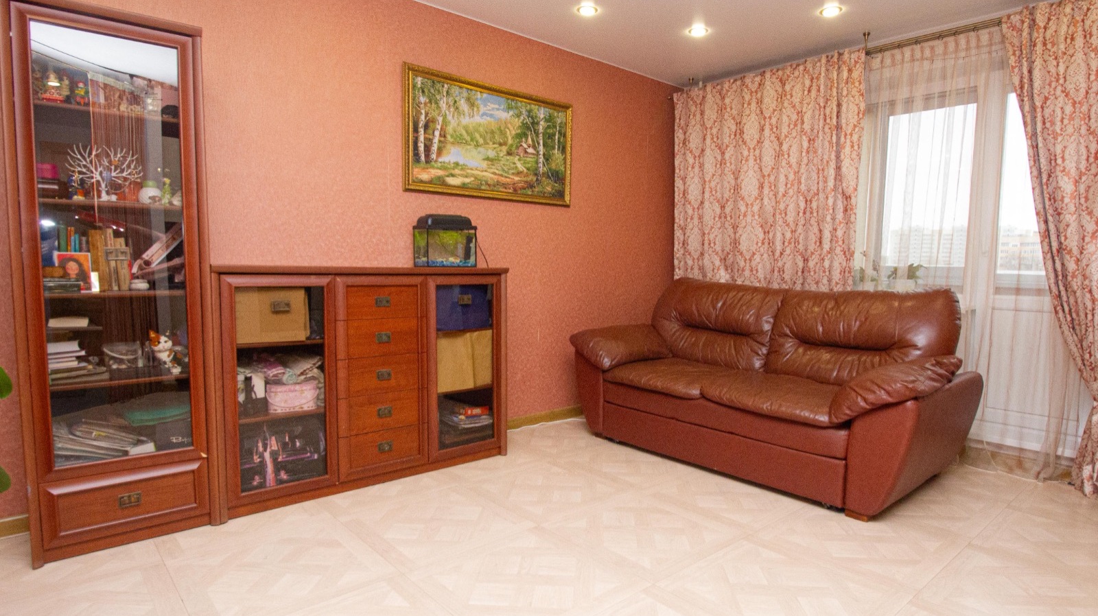 Шикарный вариант для семьи в самом сердце Дальнего Засвияжья смотреть онлайн