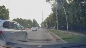 ГАИшник посмеялся и сказал, что что бесконтактных ДТП не существует