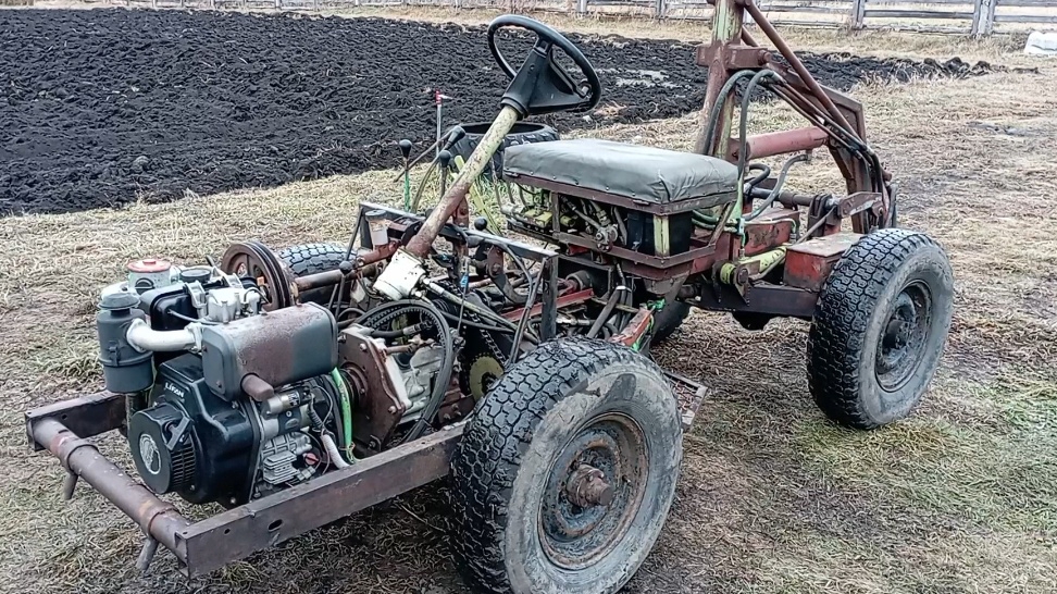 Самодельный минитрактор - погрузчик Скорпион. Обзор часть вторая. смотреть онлайн