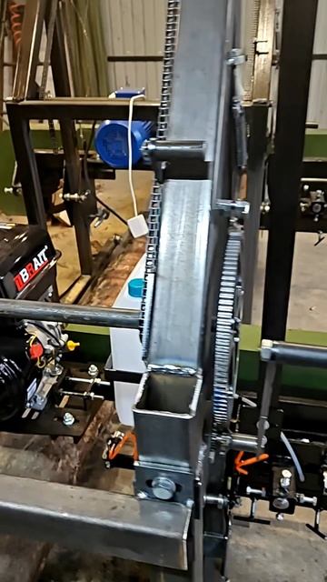 Разборная версия ленточной пилорамы . смотреть онлайн