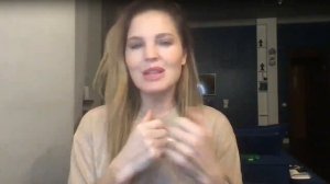 Секрет успешных публичных выступлений: как не быть «серьезной тетей с микрофоном»