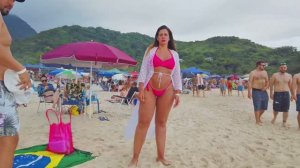 Сногсшибательно прекрасные девушки в мини бикини на пляже 👙🌊