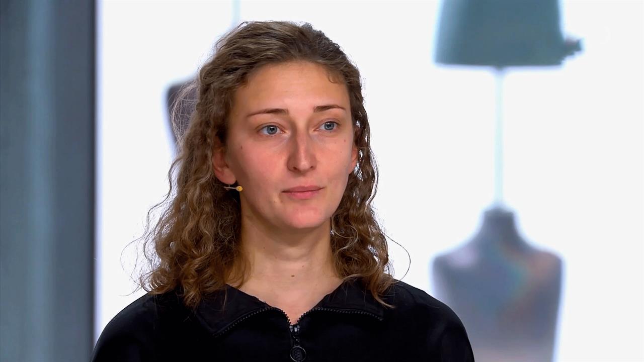 Героиня "Модного приговора" рассказала о детской травме из-за войны за вещи с сестрой