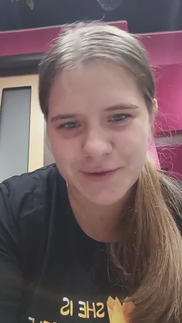 Салют всем кто не спит 💤) Всем добра и отличного настроения)